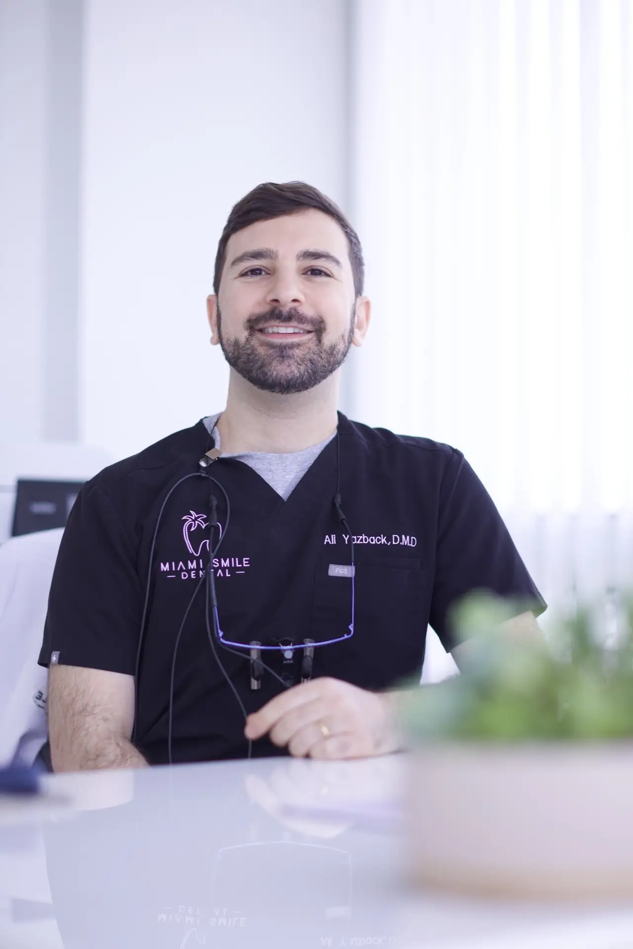 Dr Ali Yazback de Miami Smile Dental à Pinecrest