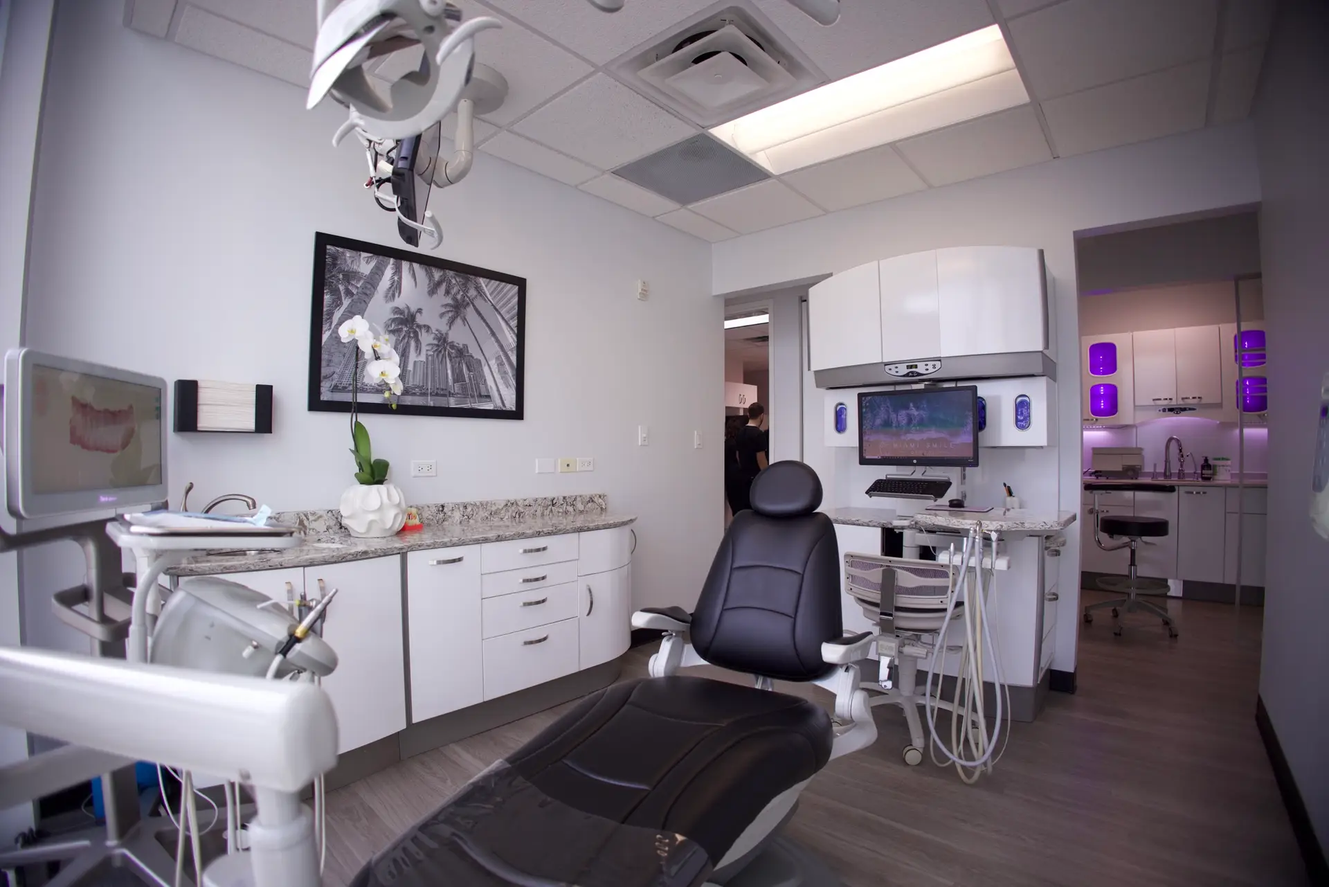 A treatment room at Miami Smile Dental, a dental clinic in Miami, FL